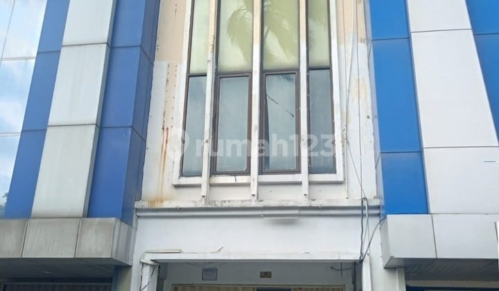 Ruko rapih, 3 Lantai siap pakai depan Mall Daan Mogot