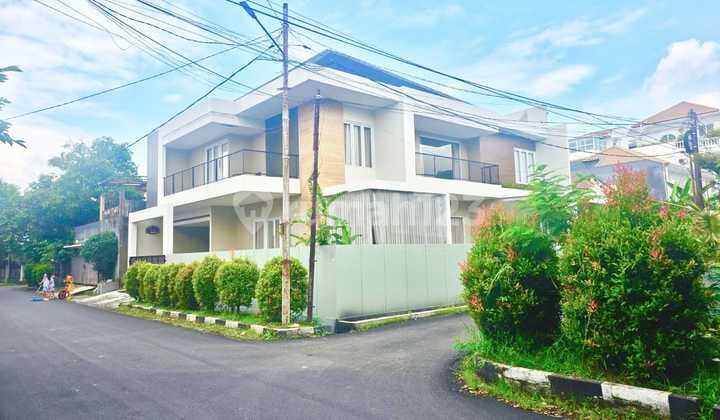Rumah Mewah Hook Turangga Dekat Griya Buahbatu