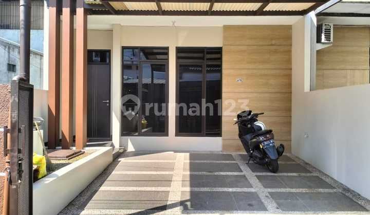 Rumah Tengah Kota Bandung Strategis Dekat