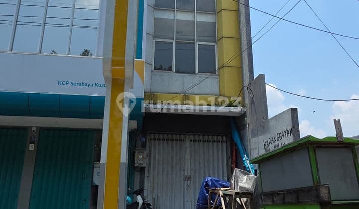 Ruko Siap Pakai di Pinggir Jalan di Tambak Sari Surabaya