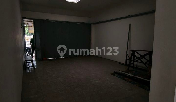Very Strategic Business Space Main Road Suitable for Various Types of Businesses