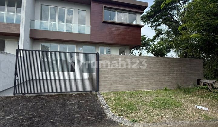 Dijual Rumah Baru Mewah Citraland Utama Bangunan Modern