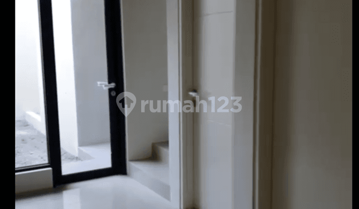 NORTHWEST 2-STORY HOUSE NEW NEVER OCCUPIED