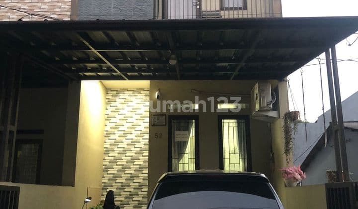 Dijual Murah Rumah 3 Lantai di Joglo, Jakbar