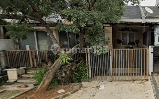 Strategic House on the Edge of GDC Boulevard - Suitable for Residence, Office & Business | 1.7 B (Negotiable)