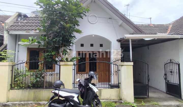 *murah Saja, Rumah Cantik Minimalis Buat Hunian Nyman Dalam Perum Utara Kampus Ugm Jl. Kaliurang Km. 6,5 Yk*luas Tanah 94 Mluas Bangunan 45 Mkamar Tidur 2kamar Mandi 1ruang Tamutempat Jemurandapurcarport + Pagarada Sisa Space Tanah Akses Jalan Mobil Simpa