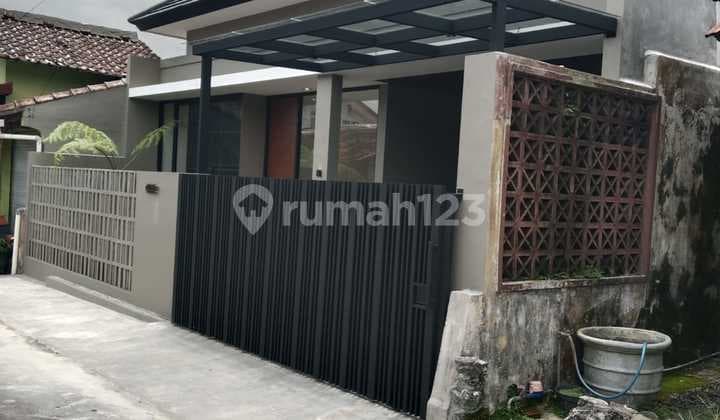 Di Jual Rumah Kontemporer Modern Dalam Perumahan Dekat Kampus Uii