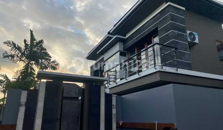Disewakan Villa 2 Lantai Dekat Pantai Kuta
