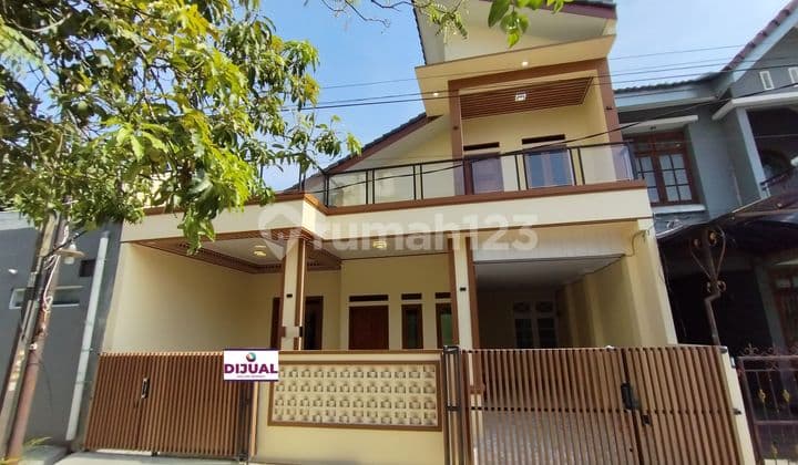 Dijual rumah dekat Taman Gigi Full Renov di Taman Galaxy