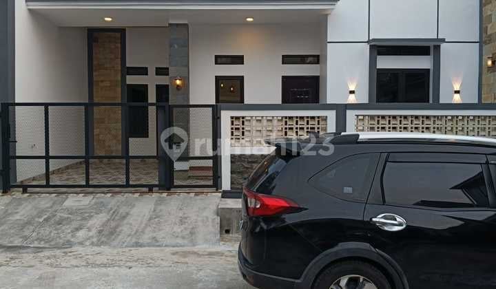 DIJUAL RUMAH TAMPILAN ELEGAN DI PERUMAHAN TITIAN INDAH