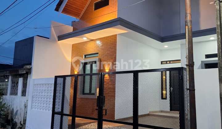 FOR SALE AESTHETIC HOUSE IN STRATEGIC LOCATION AT IRIGASI DANITA HOUSING