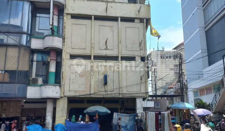 Ruko Tempat Usaha di Daerah Pasar Baru Bandung