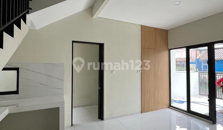 Rumah Tinggal 2 Lantai di Arcamanik