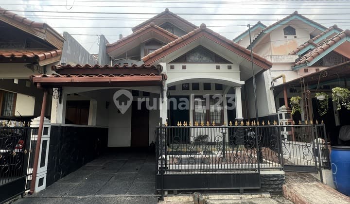 2-Story House Close to the City