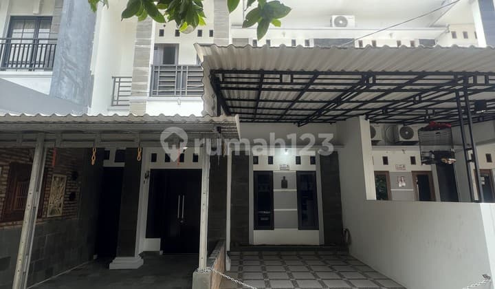 Rumah 2 Lantai Kawasan Ciganjur Bebas Banjir