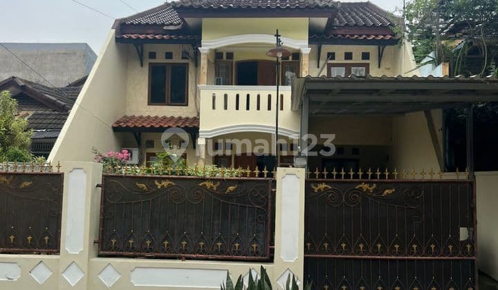 Jual Rumah 2 Lantai Gaya Klasik Di.depok Halaman Lebar