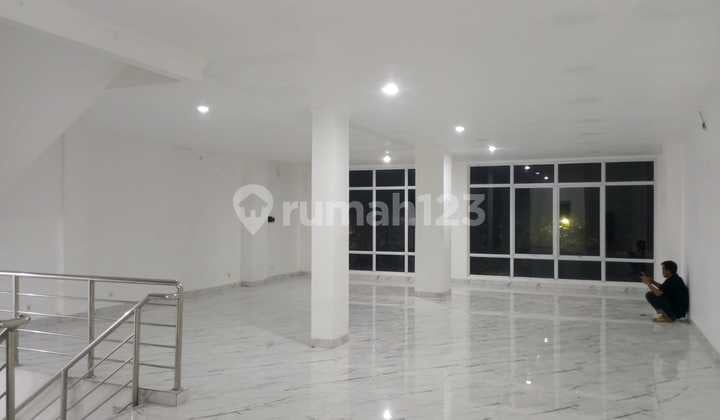 Disewakan Ruko Gandeng Sunter 3 Lantai Lokasi Strategis Parkir Luas Ruko Siap Huni Cocok Untuk Kantor Tempat Usaha Kursus Gym