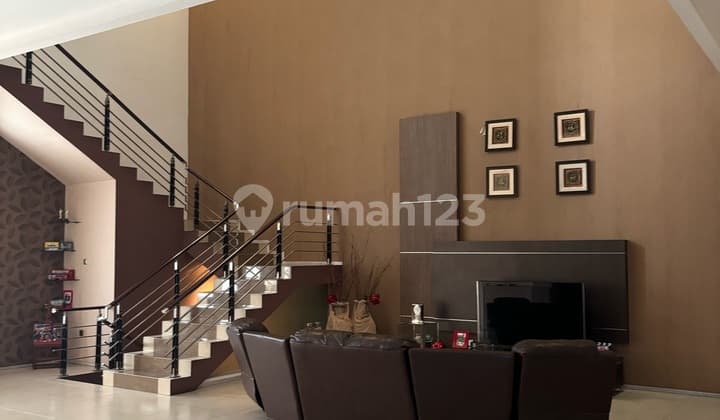 Dijual Rumah Mewah 3 Lantai Komplek Eksklusif Kelapa Gading