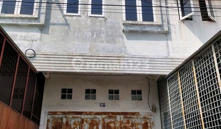 Rumah 2½ Tkt Jl. Agus Salim Gg Sederhan