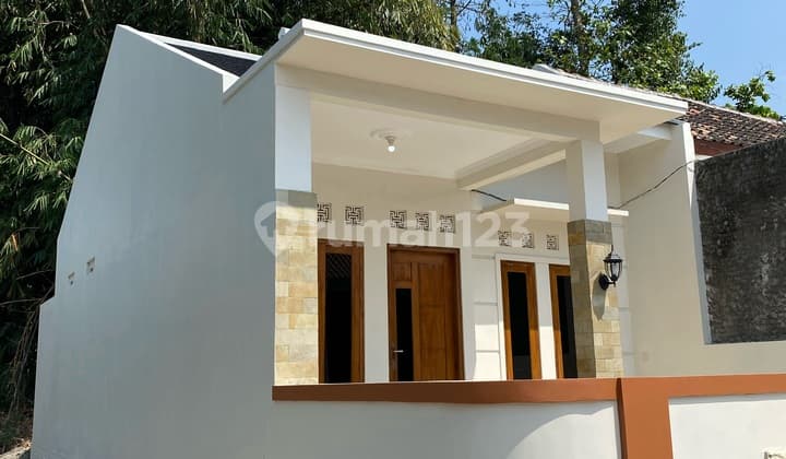 Rumah Siap Huni Dekat Exit Tol Brambanan Rumah