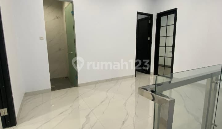 Dijual Cepat Rumah Baru di Taman Surya 5