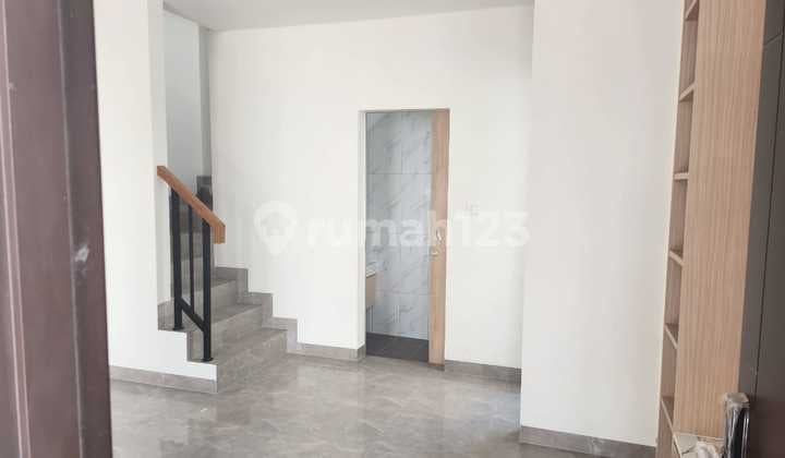 Dijual Cepat Rumah di Suvarna Alam Sutera