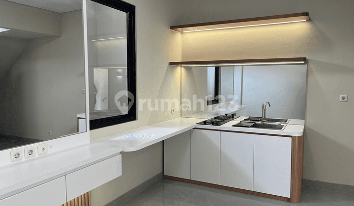 Dijual Cepat Rumah di Palm Garden