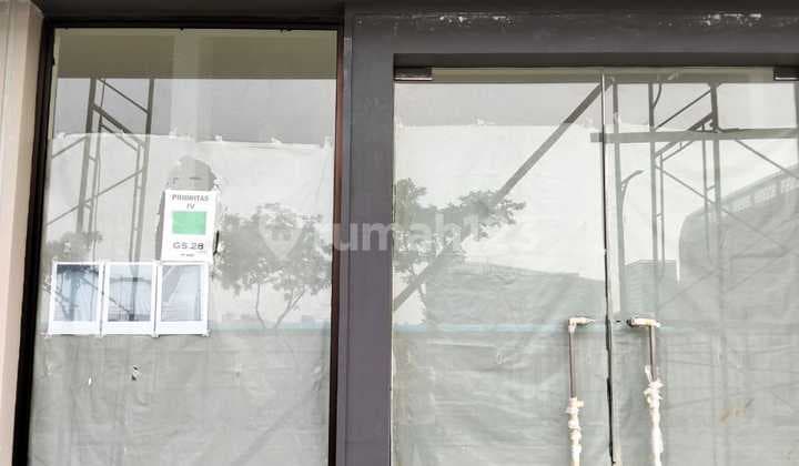 Disewakan Cepat Ruko Hook di Hampston Studio Loft Semi Gedung Baru