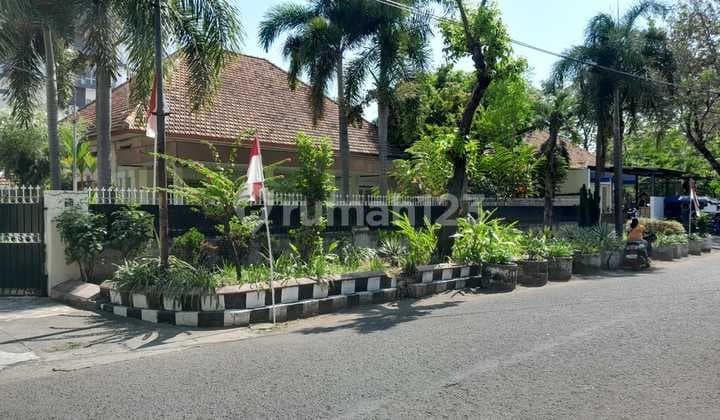 Rumah Diponegoro Sangat Strategis Tengah Kota Surabaya