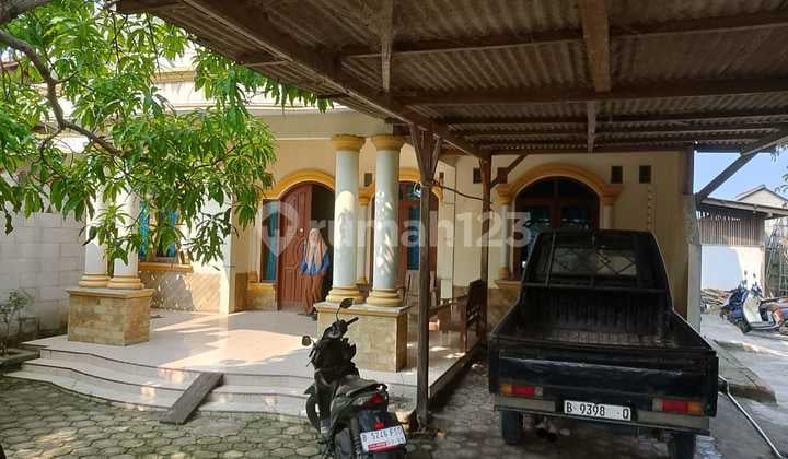 Dijual Rumah + 2 Tempat Usaha di Jalan Utama Sukakarya, Kabupaten Bekasi