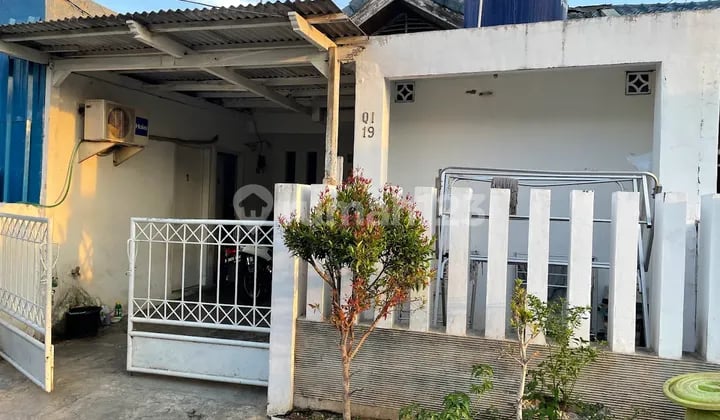 Rumah Kost Aktif + Pasif Income ±10 Juta/Bulan! Fully Furnished , Sangat Strategis Harapan Indah, Bekasi - Kawasan Mandiri Premium, Cocok untuk Investor Pemula Maupun Berpengalaman.