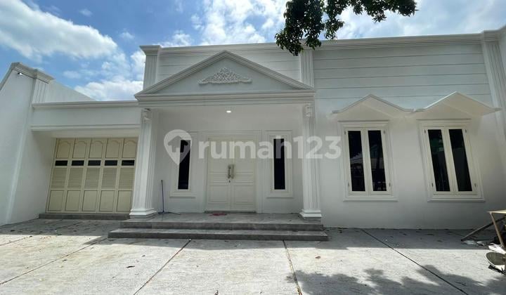 Rumah Mewah siap huni sangat Strategis pusat kota di Bendungan Hilir Jakarta Pusat