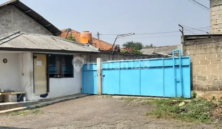 For Sale: Factory/Warehouse - Bojongsari, Depok, 8.5 KM from the Sawangan Toll Exit. An industrial property suitable for factories, warehouses, workshops, or logistics businesses. Strategically located with access to the toll road and equipped with security facilities.