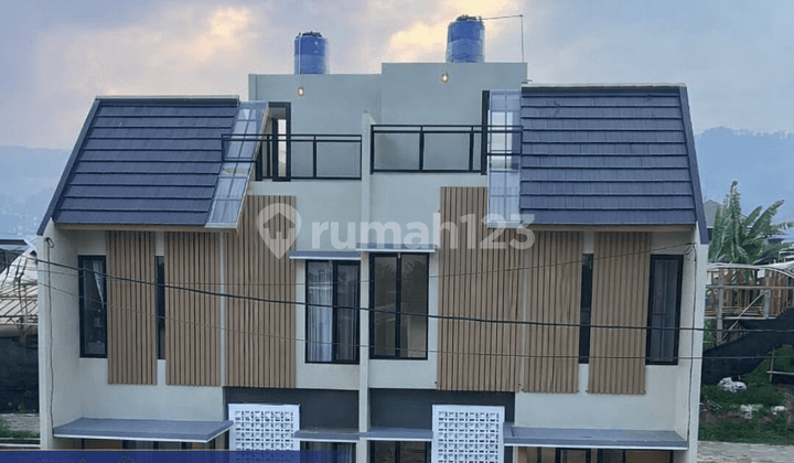 Dijual Villa Eksklusif dengan View Pegunungan yang Indah