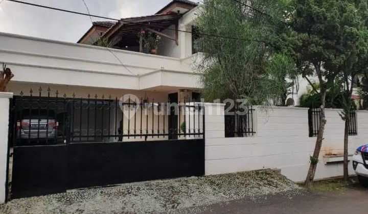 Rumah Megah dan Terawat Kawasan Bintaro Sektor 1