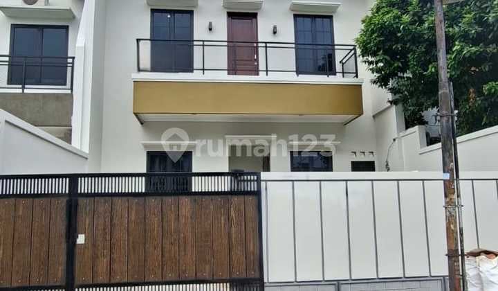 Rumah Baru Minimalis 2 Lantai Siap Huni di Bintaro Jakarta Selatan