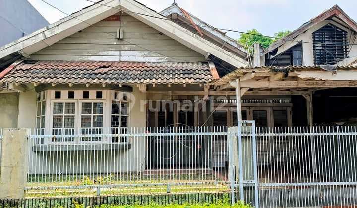 Rumah Hitung Tanah Lokasi Strategis di Bintaro Sektor 2