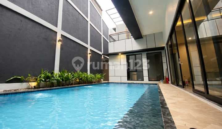 Dijual Exclusive Tropical House Dalam Komplek Bintaro Sektor 9