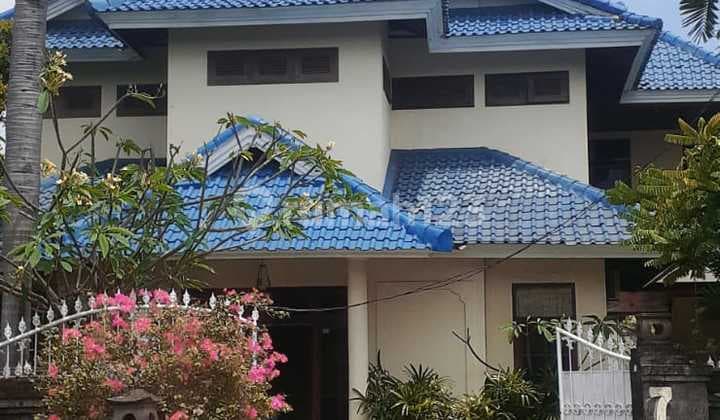 Rumah Besar Dan Luas Di Pusat Kota Denpasar