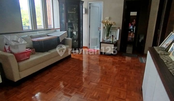 Rumah Bojong Indah, Jakarta Barat Hoek 2 Lantai, Siap Huni dan Full Furnished