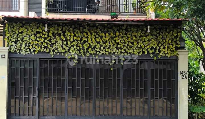 Rumah 3 Lantai Siap Huni ,bebas Banjir