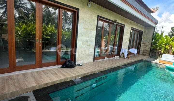 Villa Dekat Jembatan Kaca