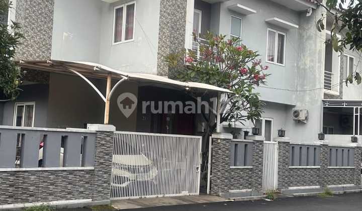 Jual Rumah 2 Lantai Rapih Semi Furnish ( Dalam Komplek ) di Cipayung Jakarta Timur