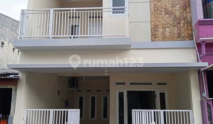 Di Jual Rumah 2 Lantai Sdh Renov Siap Huni di Kranggan Permai