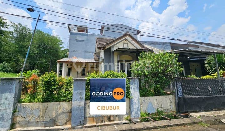 Selling House with Hook Position in Bukit Golf Cibubur