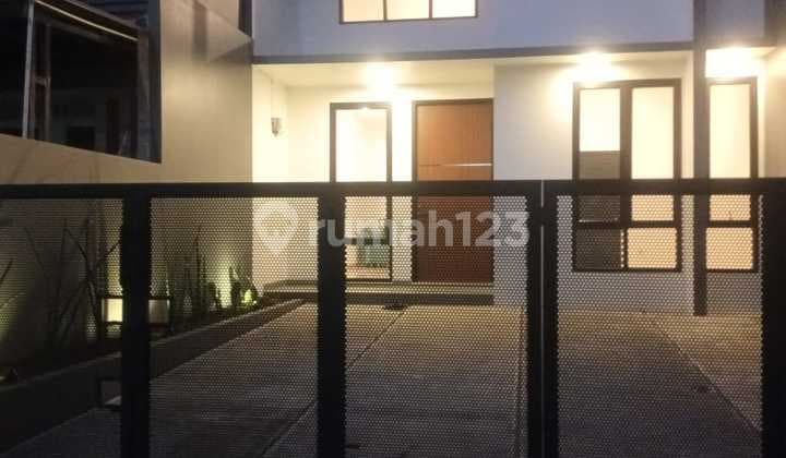 Jual Rumah Like New 1 Lantai di Grand Depok City