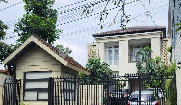 For Rent Rumah 12 Kamar di Cilandak Barat, Jakarta Selatan, Bangunan 2 Lantai