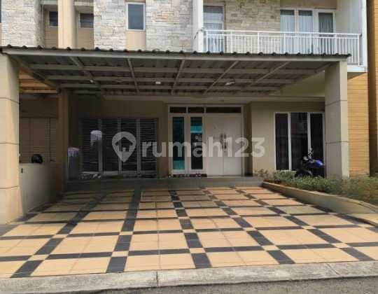 Jarang Ada Rumah Premium Dekat Danau di Summarecon Bekasi