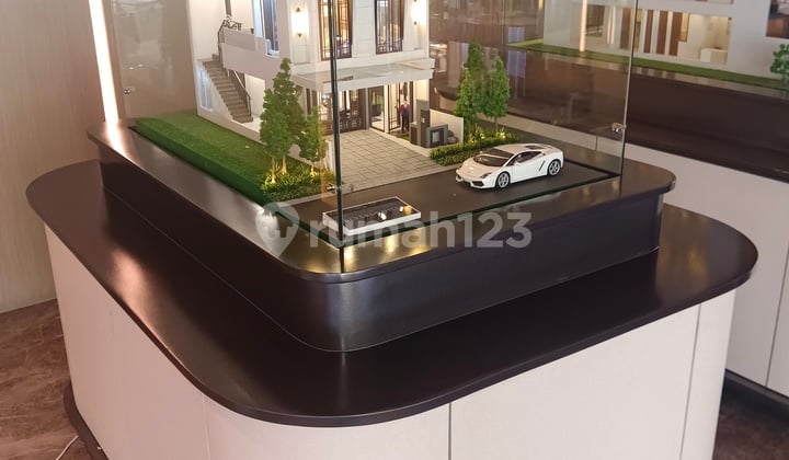 Rumah 2 Lantai Candi Golf Beverly Hills Franklin Pesan Bangun