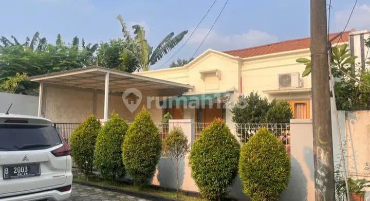 Rumah Halaman Luas di Graha Raya Bintaro Tangerang Selatan